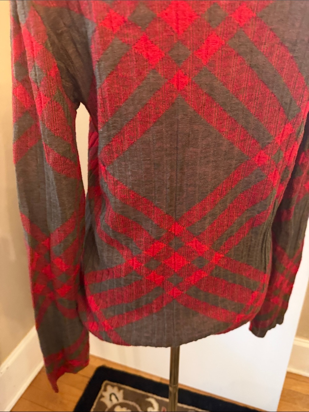 Authentic NWT Burberry Checked Cardigan Large women’s - Picture 9 of 15